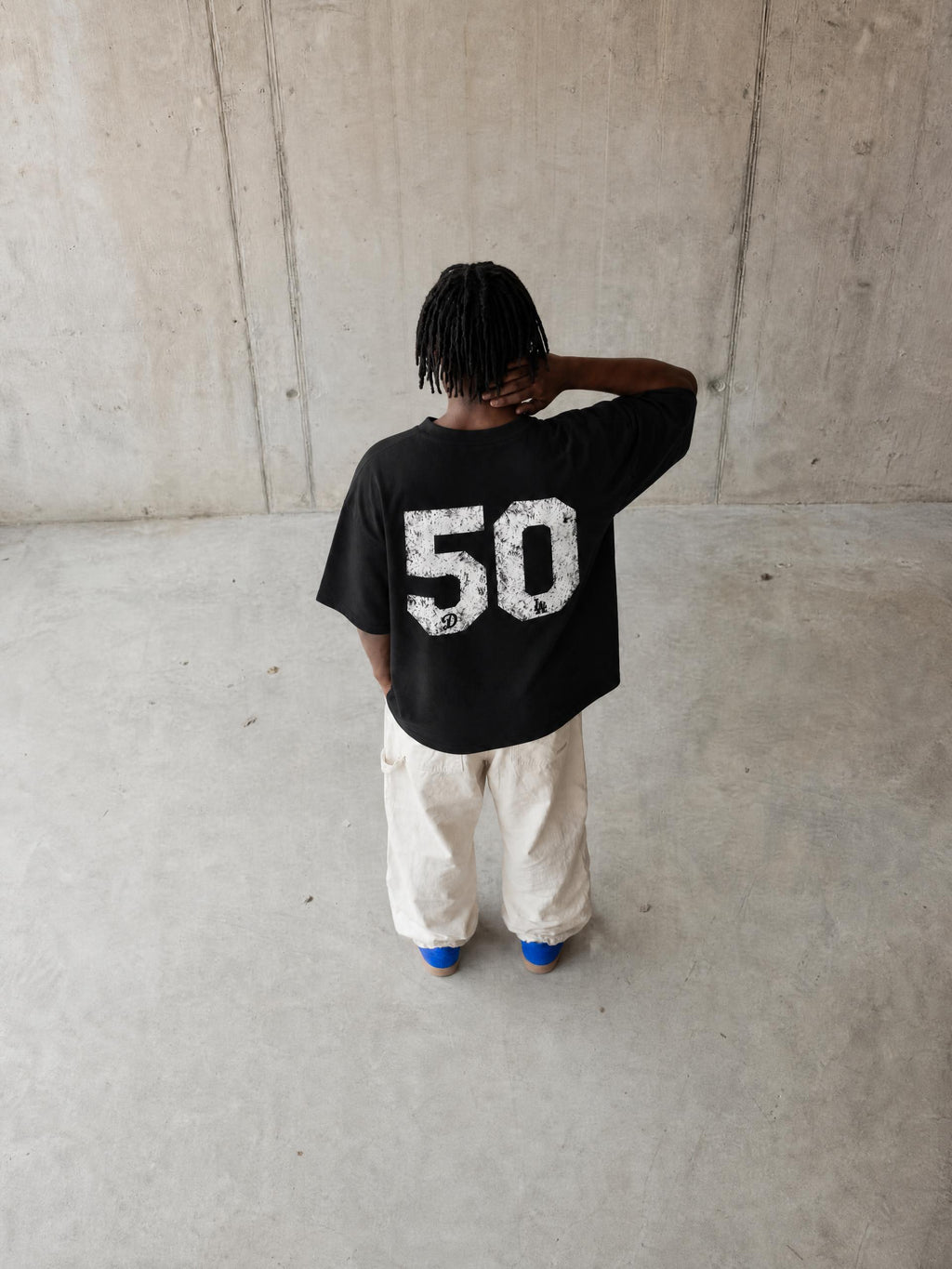 Camiseta DMD Diamond Betts streetwear drop shoulder, detalle de tela